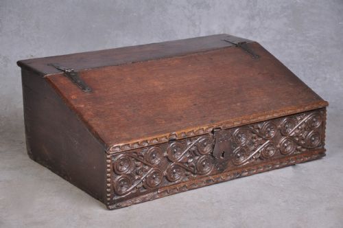 17TH CENTURY OAK BIBLE BOX - ADDITIONAL PHOTO 1