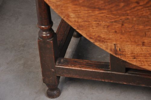17TH CENTURY OAK GATELEG TABLE - ADDITIONAL PHOTO 7