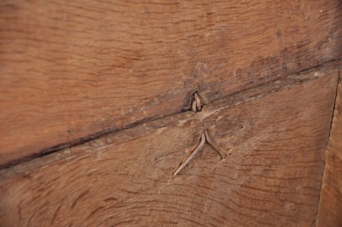 17TH CENTURY OAK BOX - ADDITIONAL PHOTO 3