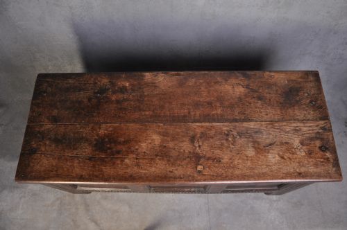 16TH CENTURY OAK COFFER - ADDITIONAL PHOTO 3