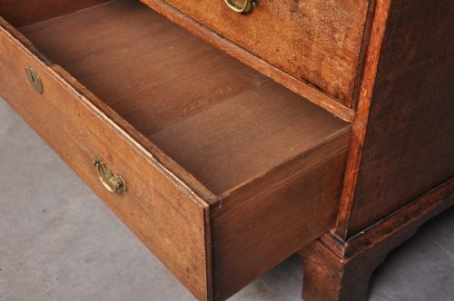 EARLY 18TH CENTURY OAK BUREAU - ADDITIONAL PHOTO 13