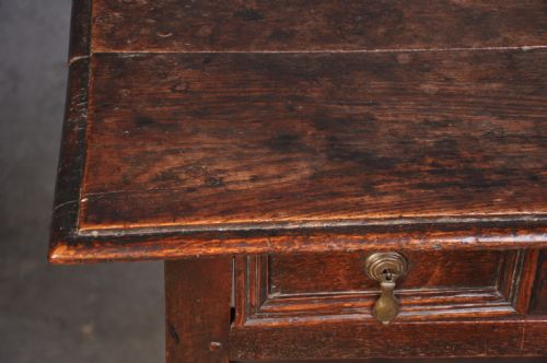 17TH CENTURY OAK SIDE TABLE - ADDITIONAL PHOTO 3