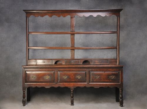early 18th century oak dresser - CATEGORY: ANTIQUE DRESSERS - DATED 18TH CENTURY
