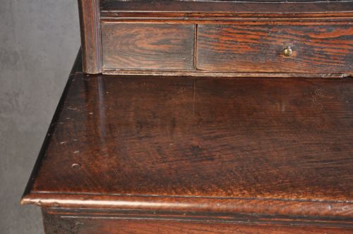 EARLY 18TH CENTURY OAK DRESSER - ADDITIONAL PHOTO 4