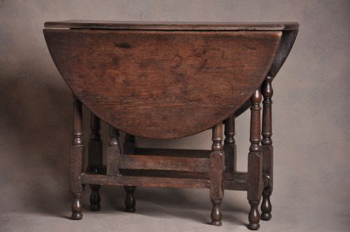 small 17th century oak gateleg table - CATEGORY: ANTIQUE TABLES - DATED 17TH CENTURY