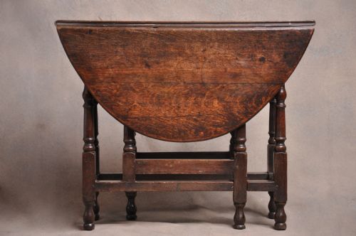 SMALL 17TH CENTURY OAK GATELEG TABLE - ADDITIONAL PHOTO 1