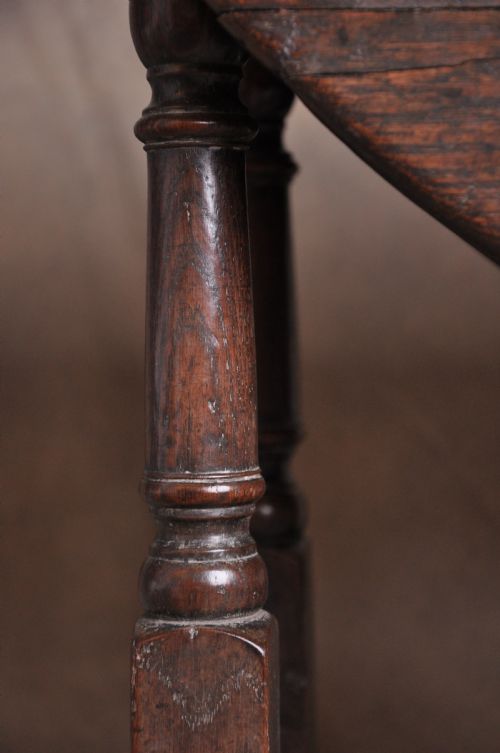 SMALL 17TH CENTURY OAK GATELEG TABLE - ADDITIONAL PHOTO 5