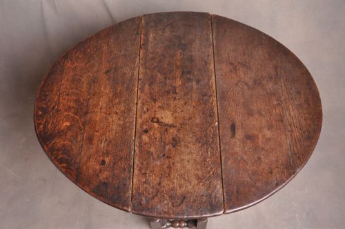 SMALL 17TH CENTURY OAK GATELEG TABLE - ADDITIONAL PHOTO 9