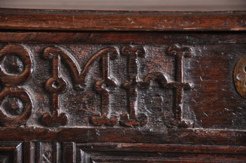 17TH CENTURY OAK COFFER - ADDITIONAL PHOTO 3