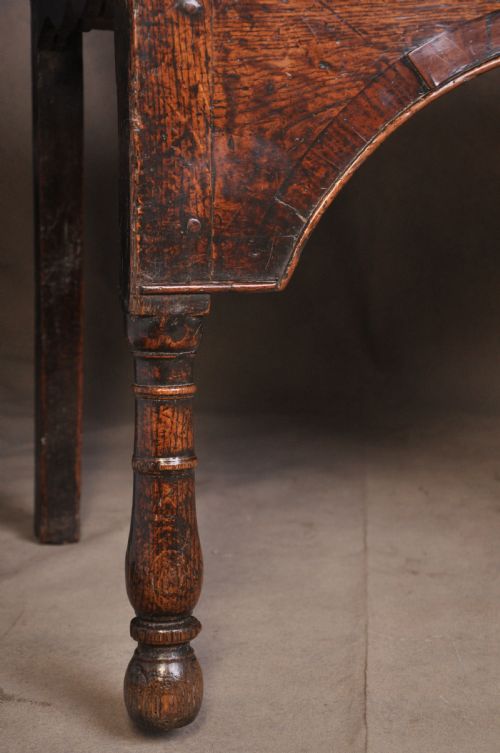 EARLY 18TH CENTURY OAK DRESSER BASE - ADDITIONAL PHOTO 3