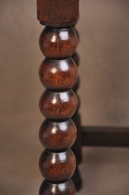 17TH CENTURY OAK SIDE TABLE - ADDITIONAL PHOTO 4