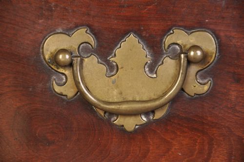 18TH CENTURY MAHOGANY CHEST OF DRAWERS - ADDITIONAL PHOTO 1