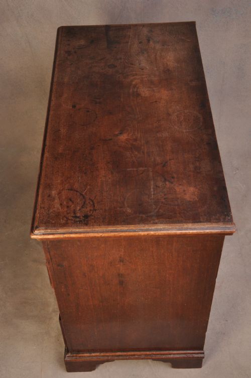 18TH CENTURY MAHOGANY CHEST OF DRAWERS - ADDITIONAL PHOTO 4