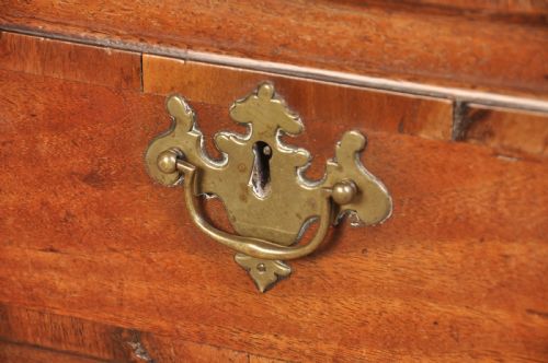 18TH CENTURY RED WALNUT CHEST ON STAND - ADDITIONAL PHOTO 1