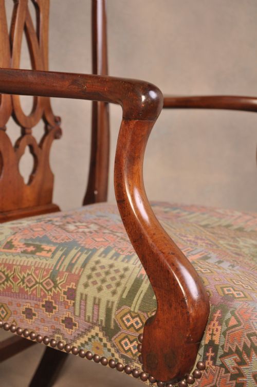 LARGE 18TH CENTURY MAHOGANY CHIPPENDALE ARMCHAIR - ADDITIONAL PHOTO 4