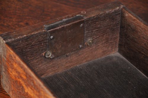 18TH CENTURY OAK LOWBOY - ADDITIONAL PHOTO 3