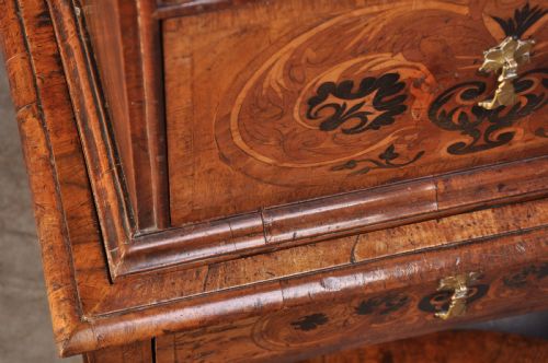 17TH CENTURY MARQUETRY CHEST ON STAND - ADDITIONAL PHOTO 3