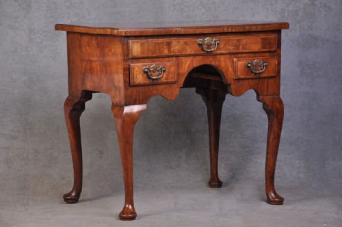 EARLY 18TH CENTURY WALNUT LOWBOY - ADDITIONAL PHOTO 9