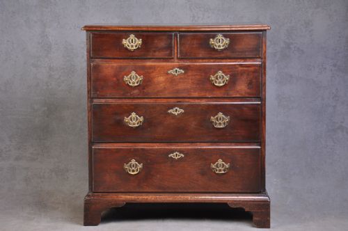small 18th century mahogany chest of drawers - CATEGORY: ANTIQUE CHEST OF DRAWERS - DATED 18TH CENTURY
