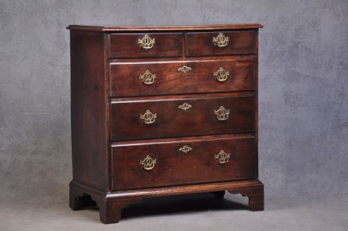 SMALL 18TH CENTURY MAHOGANY CHEST OF DRAWERS - ADDITIONAL PHOTO 7