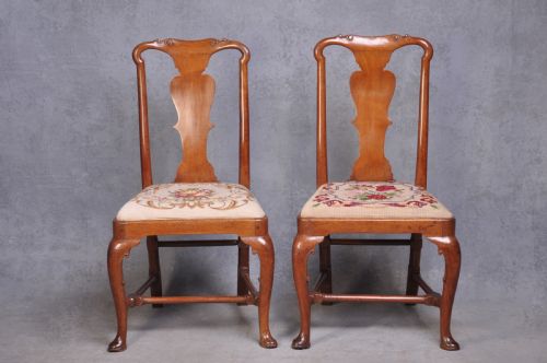 PAIR OF EARLY 18TH CENTURY WALNUT SIDE CHAIRS - ADDITIONAL PHOTO 1