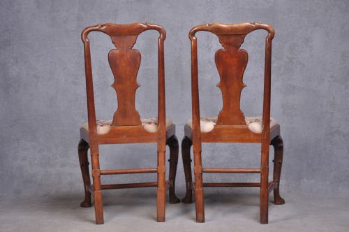 PAIR OF EARLY 18TH CENTURY WALNUT SIDE CHAIRS - ADDITIONAL PHOTO 3