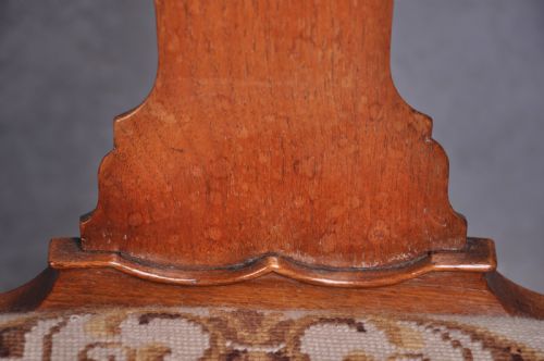 PAIR OF EARLY 18TH CENTURY WALNUT SIDE CHAIRS - ADDITIONAL PHOTO 6