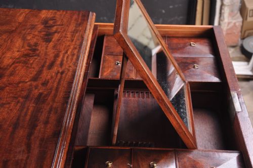 18TH CENTURY MAHOGANY DRESSING CHEST WITH FITTED DRAWER - ADDITIONAL PHOTO 4