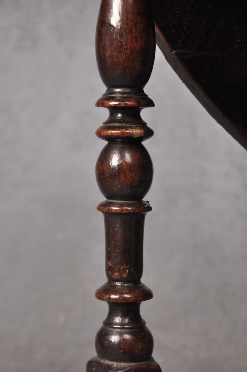 17TH CENTURY OAK GATELEG TABLE - ADDITIONAL PHOTO 4