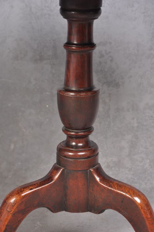 A RARE 18TH CENTURY CHERRYWOOD TRIPOD TABLE - ADDITIONAL PHOTO 3