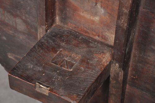 A RARE 18TH CENTURY CHERRYWOOD TRIPOD TABLE - ADDITIONAL PHOTO 9