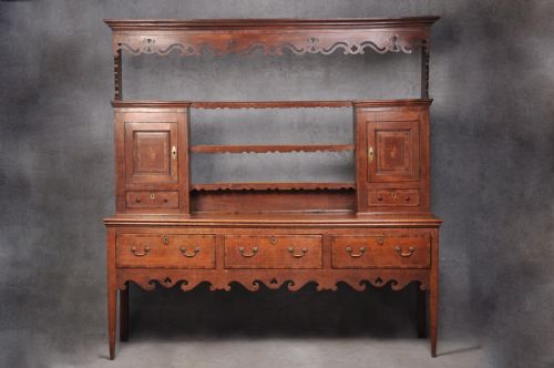 18th century oak shropshire dresser - CATEGORY: ANTIQUE DRESSERS - DATED 18TH CENTURY