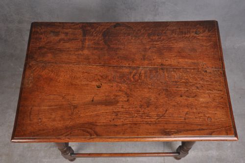 17TH CENTURY OAK SIDE TABLE - ADDITIONAL PHOTO 2