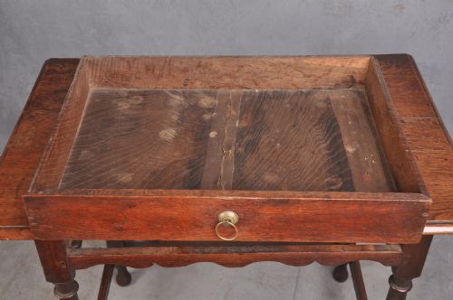 17TH CENTURY OAK SIDE TABLE - ADDITIONAL PHOTO 7