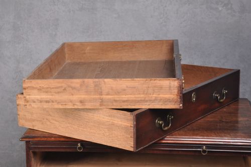 18TH CENTURY MAHOGANY CHEST OF DRAWERS - ADDITIONAL PHOTO 7