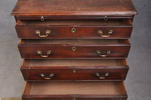 18TH CENTURY MAHOGANY CHEST OF DRAWERS - ADDITIONAL PHOTO 8