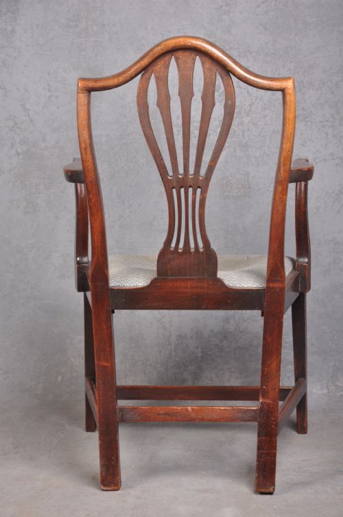 18TH CENTURY MAHOGANY HEPPLEWHITE ARMCHAIR - ADDITIONAL PHOTO 8