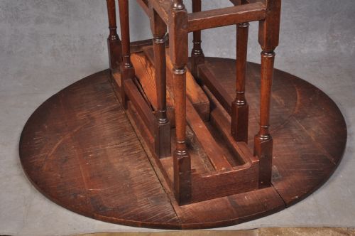 17TH CENTURY FIGURED OAK GATELEG TABLE - ADDITIONAL PHOTO 9