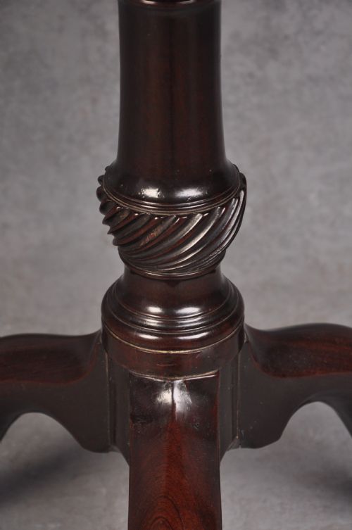 FINE 18TH CENTURY MAHOGANY CHIPPENDALE TRIPOD TABLE - ADDITIONAL PHOTO 2