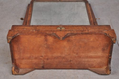 EARLY 18TH CENTURY WALNUT TOILET MIRROR - ADDITIONAL PHOTO 9