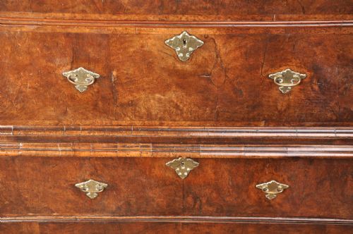 EARLY 18TH CENTURY BURR WALNUT CHEST ON STAND - ADDITIONAL PHOTO 3
