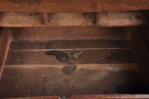 17TH CENTURY OAK BOX - ADDITIONAL PHOTO 3