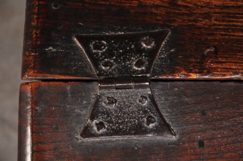 17TH CENTURY OAK BOX - ADDITIONAL PHOTO 6