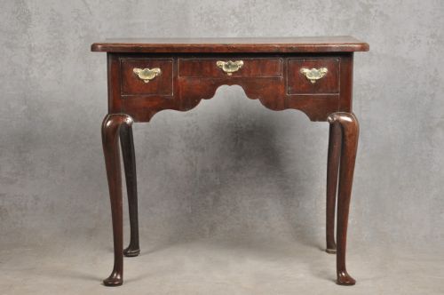 fine early 18th century mahogany lowboy - CATEGORY: ANTIQUE FURNITURE - DATED 18TH CENTURY
