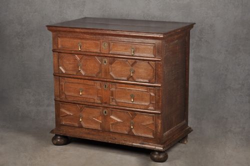17TH CENTURY OAK CHEST OF DRAWERS - ADDITIONAL PHOTO 2