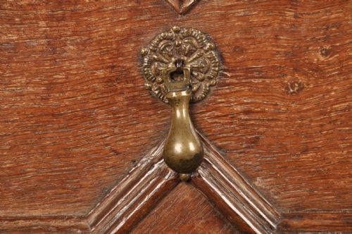17TH CENTURY OAK CHEST OF DRAWERS - ADDITIONAL PHOTO 3
