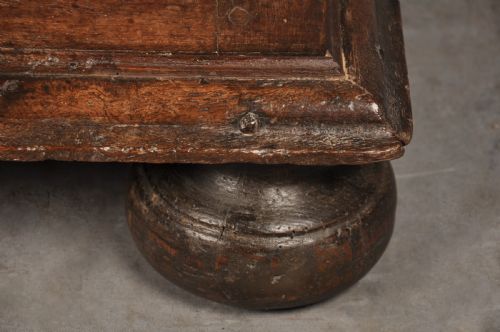 17TH CENTURY OAK CHEST OF DRAWERS - ADDITIONAL PHOTO 7