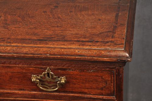 18TH CENTURY INLAID OAK CHEST OF DRAWERS - ADDITIONAL PHOTO 6