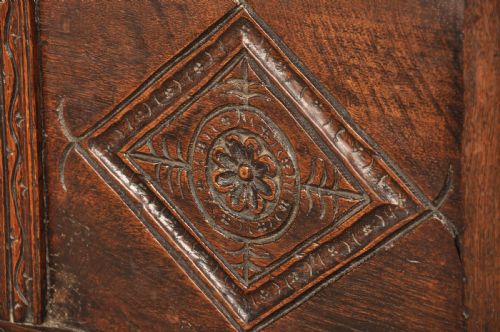 SMALL 17TH CENTURY COFFER - ADDITIONAL PHOTO 3