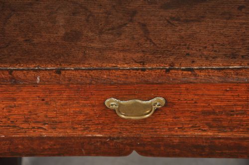 SMALL 17TH CENTURY OAK SIDE TABLE - ADDITIONAL PHOTO 3